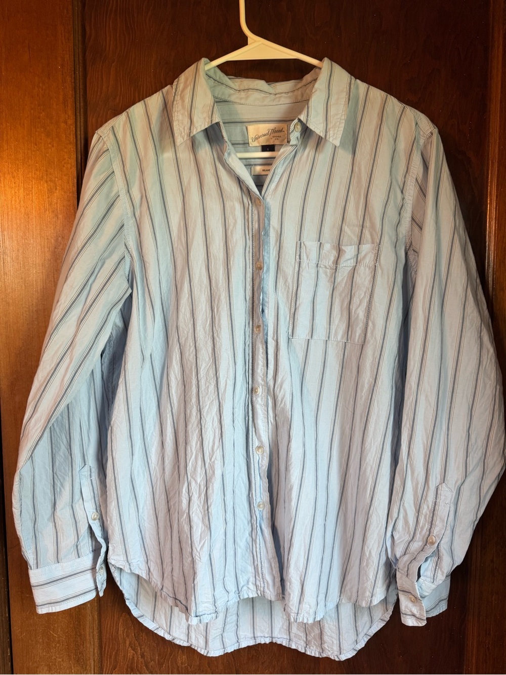 Universal Thread button up